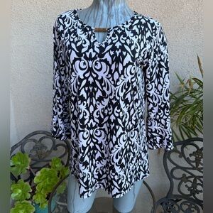 Elegant Black and White Women's Blouse
